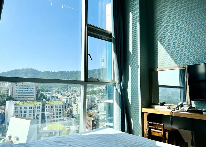 Myeongdong Merlin 3*